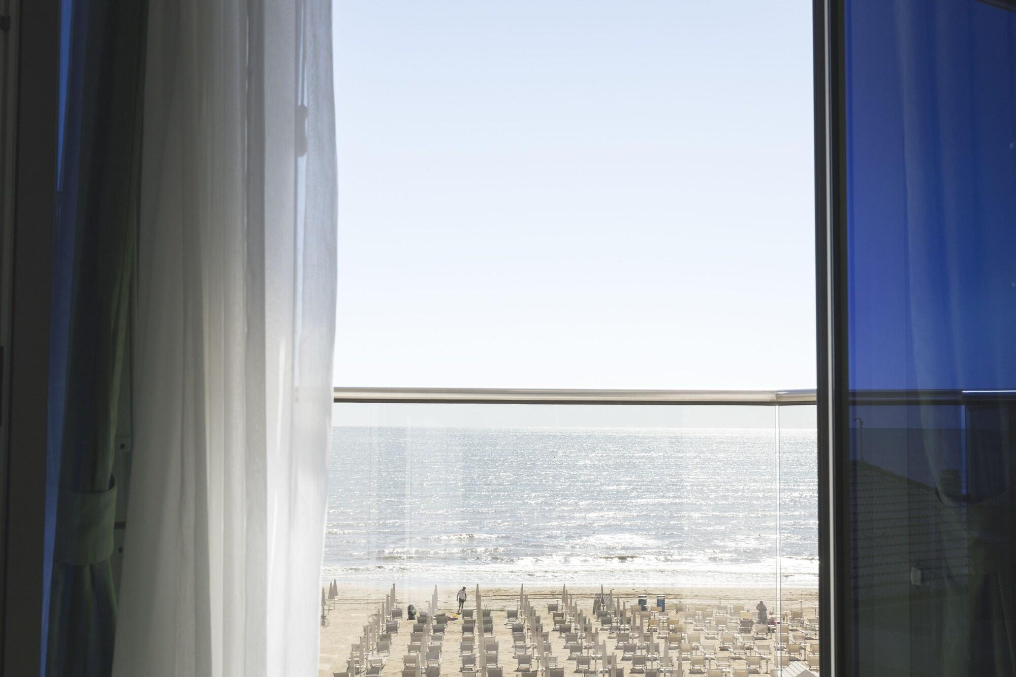 Hotel Cambridge Lido di Jesolo Esterno foto