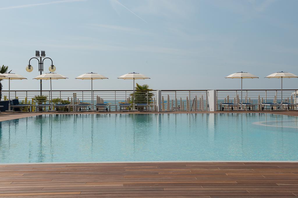 Hotel Cambridge Lido di Jesolo Esterno foto