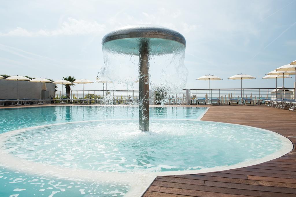 Hotel Cambridge Lido di Jesolo Esterno foto