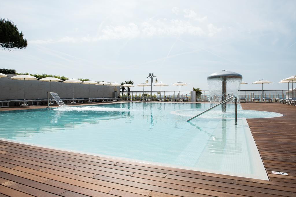 Hotel Cambridge Lido di Jesolo Esterno foto
