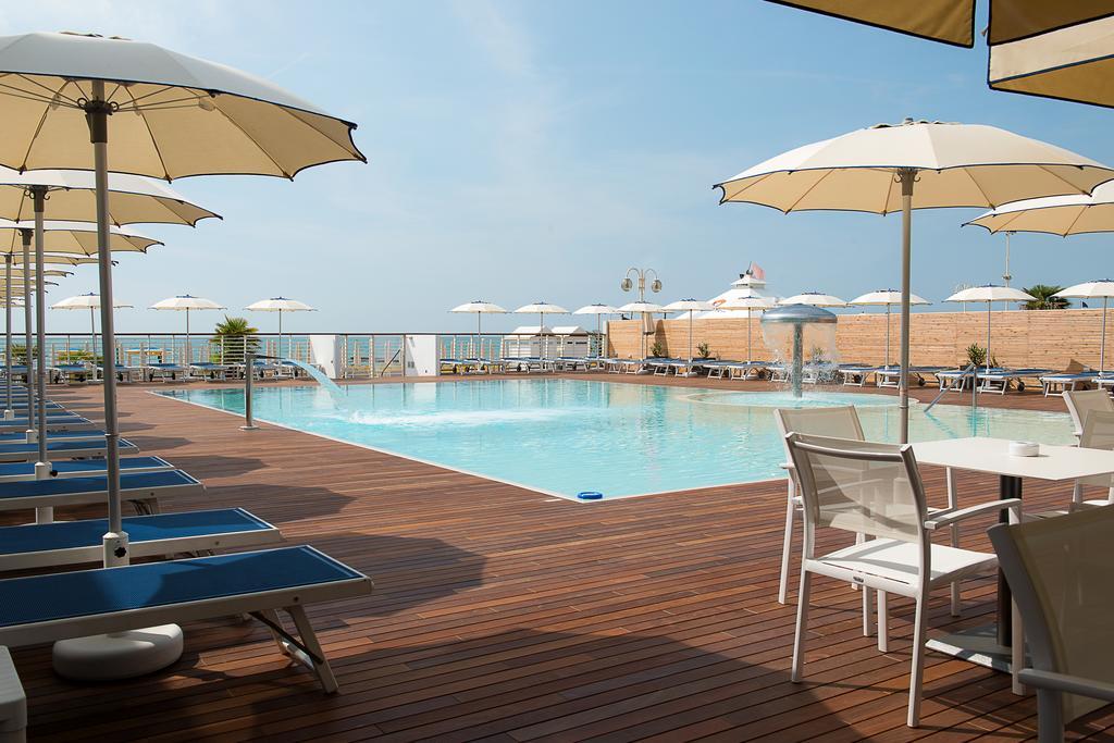 Hotel Cambridge Lido di Jesolo Esterno foto