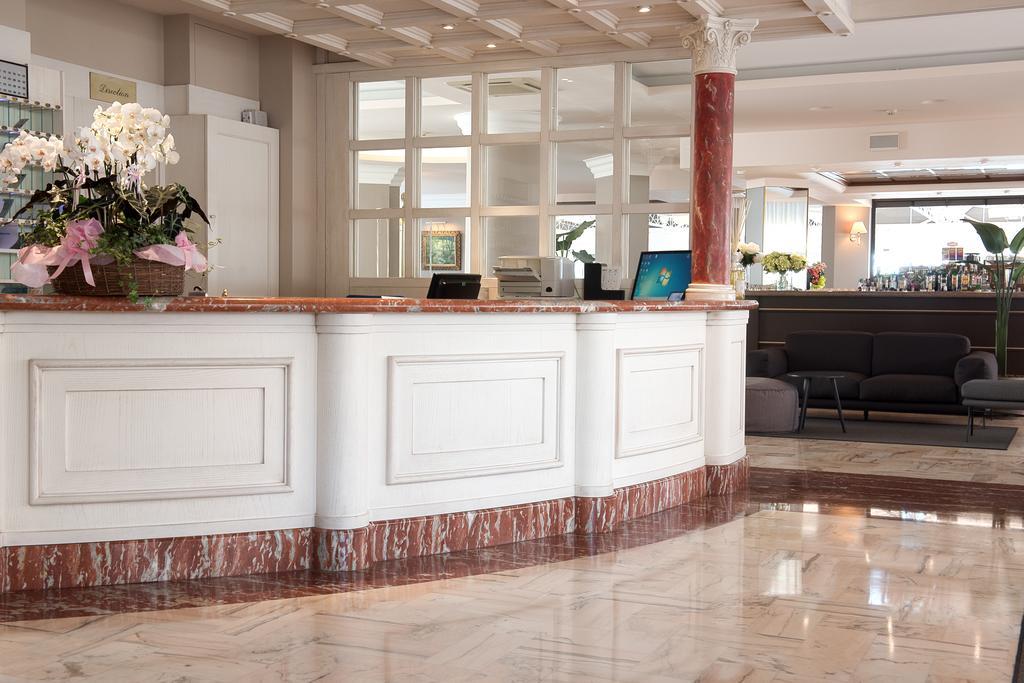 Hotel Cambridge Lido di Jesolo Esterno foto
