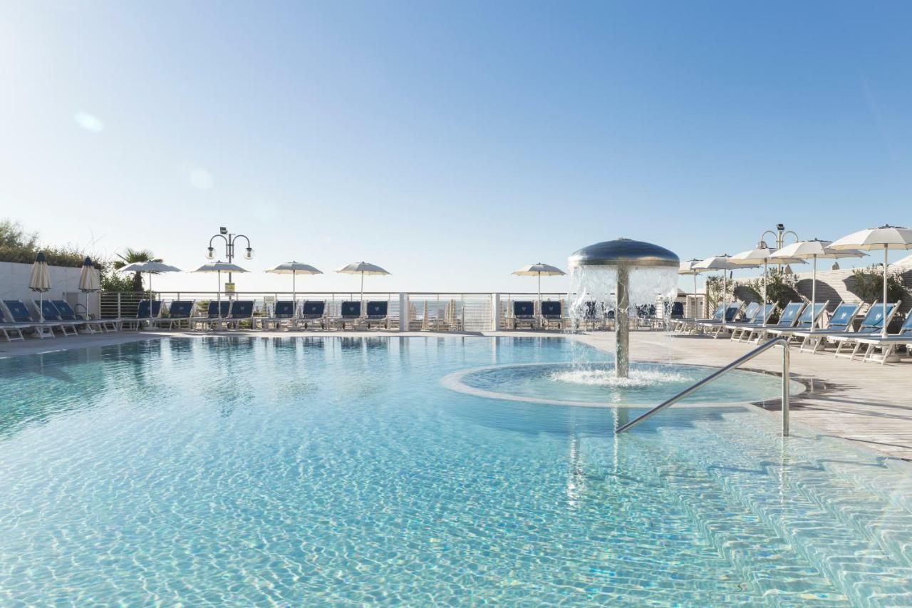 Hotel Cambridge Lido di Jesolo Esterno foto
