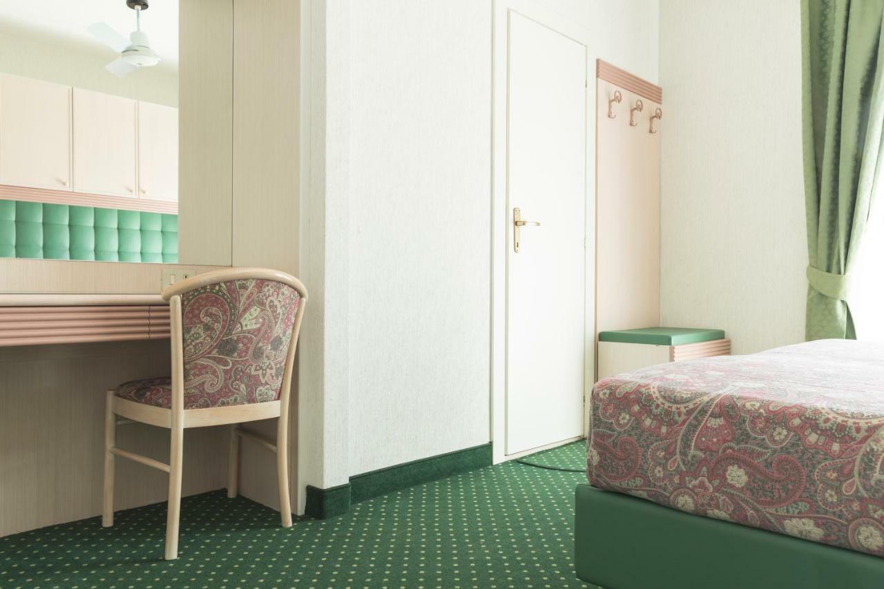 Hotel Cambridge Lido di Jesolo Esterno foto